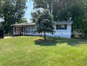Building Photo - 7025 Richwood Ln