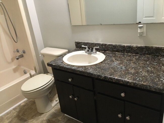 Building Photo - LEASING