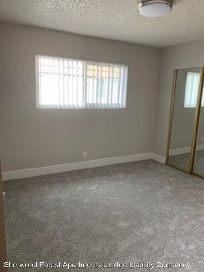 Building Photo - 690-720 Robinhood Dr