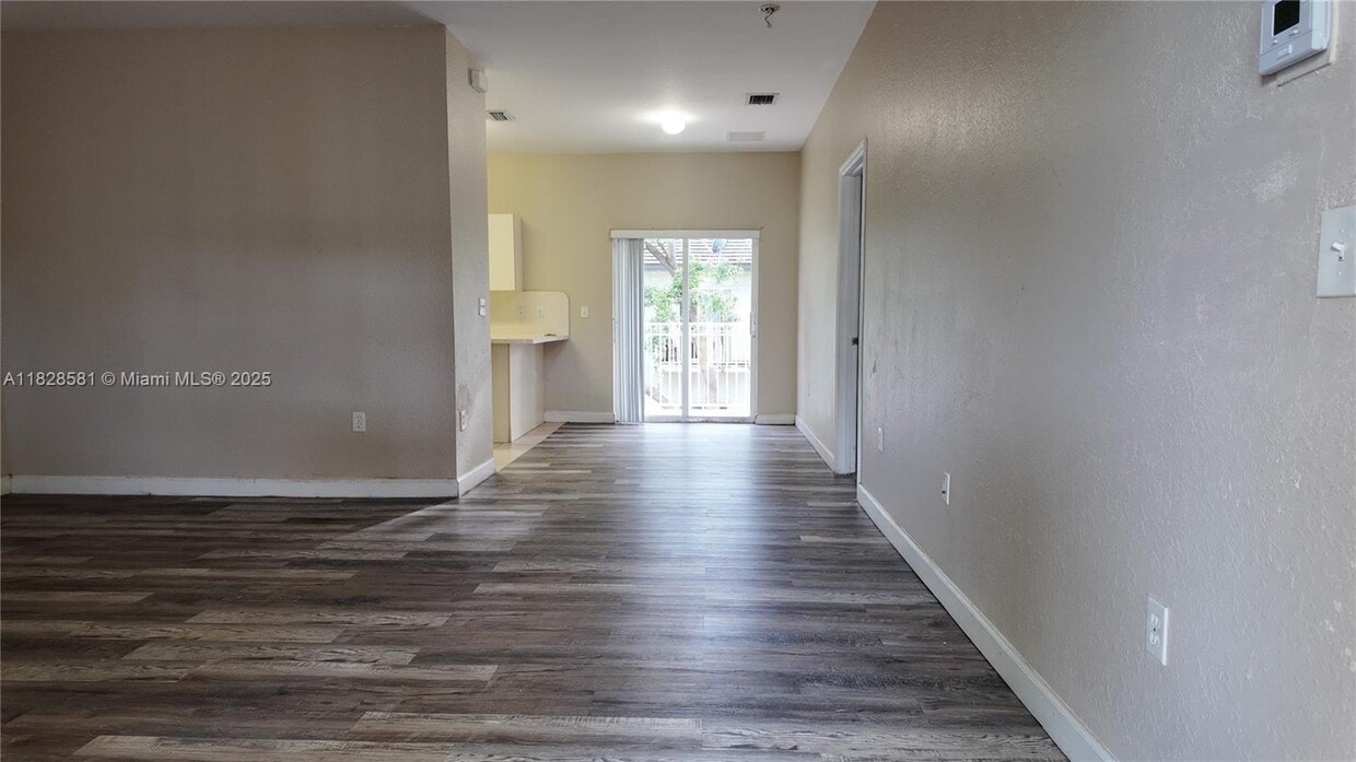 Foto principal - 374 NE 27th Ave