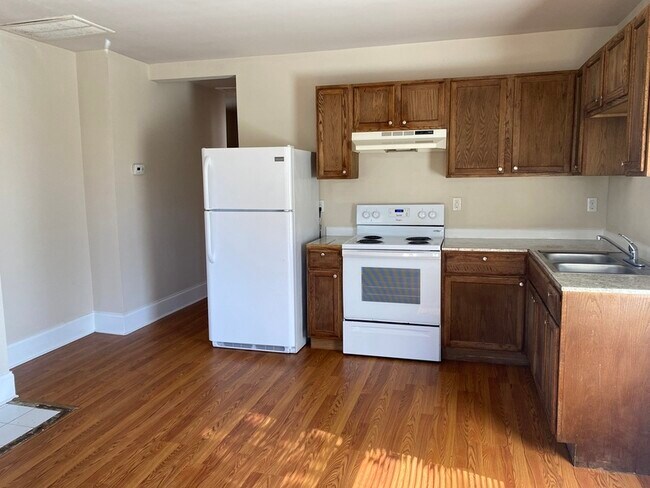 Building Photo - 375 Spring St SW