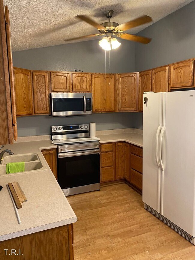 Foto del edificio - 3 br, 2 bath House - 3501 Burlington Ave