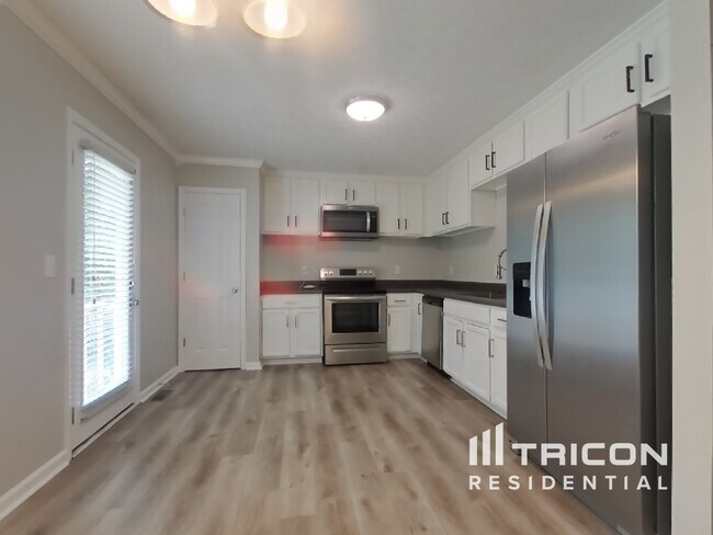 Foto del edificio - 185 Jackson Farms Dr