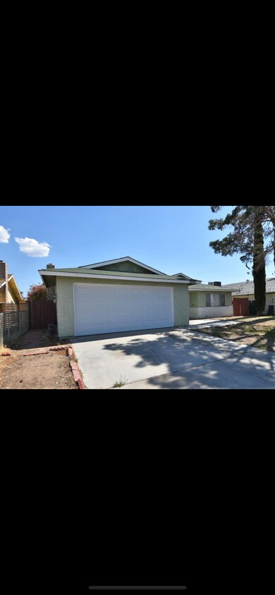 Primary Photo - 2908 E Ave R-10