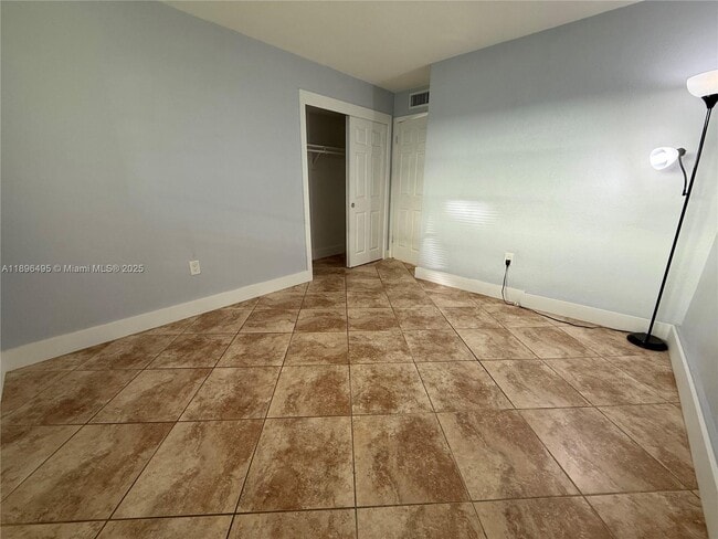 Foto del edificio - 7600 SW 82nd St