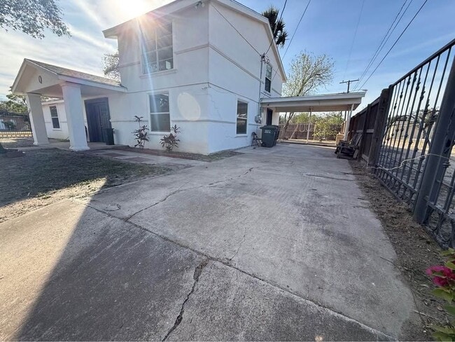 Foto del edificio - 233 S Iowa St