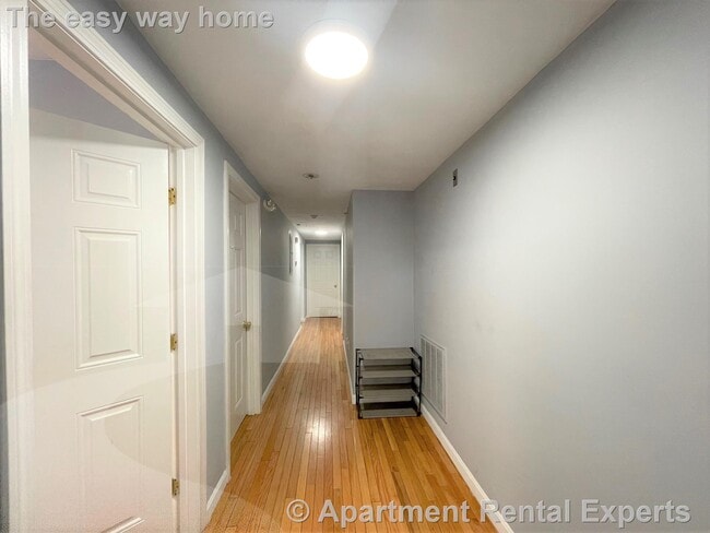 Building Photo - Somerville 4BR, 2 Baths - Stunning New reno