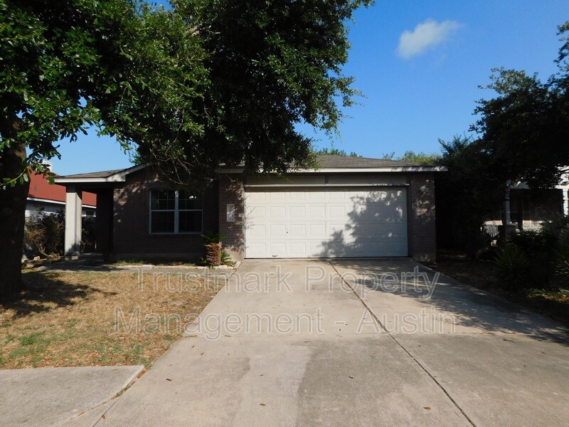 Foto principal - 3902 Louise Lee Dr