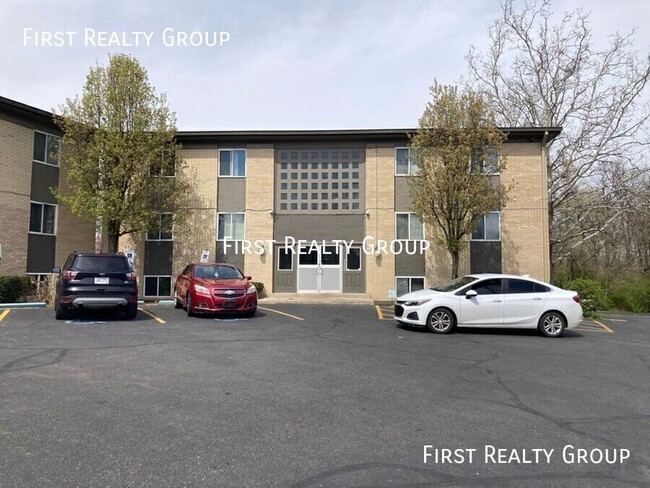 Building Photo - 5600 N Main St
