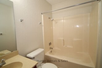 Building Photo - 1100 Goodhue Dr