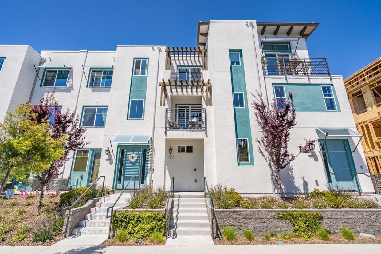 Primary Photo - PENTHOUSE CONDO IN COMMUNICATION HILL | 2B...