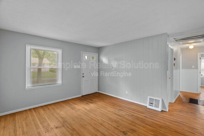 Building Photo - 416 Lanark Rd