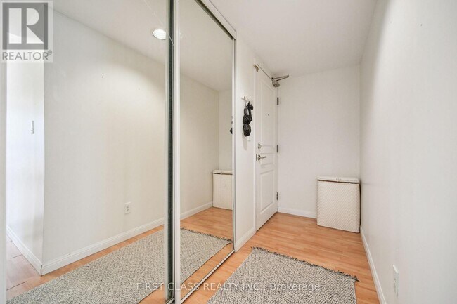 Photo du bâtiment - 140 Simcoe St