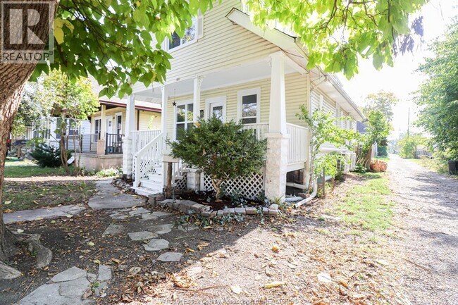 Photo du bâtiment - 459 Ellis St W