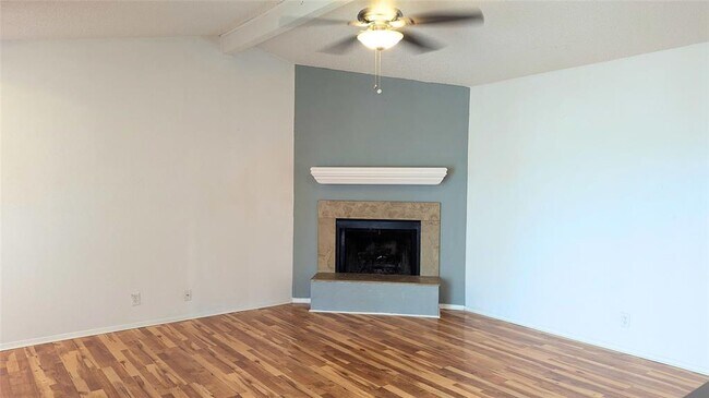 Foto del edificio - 6916 Scenic Brook Dr