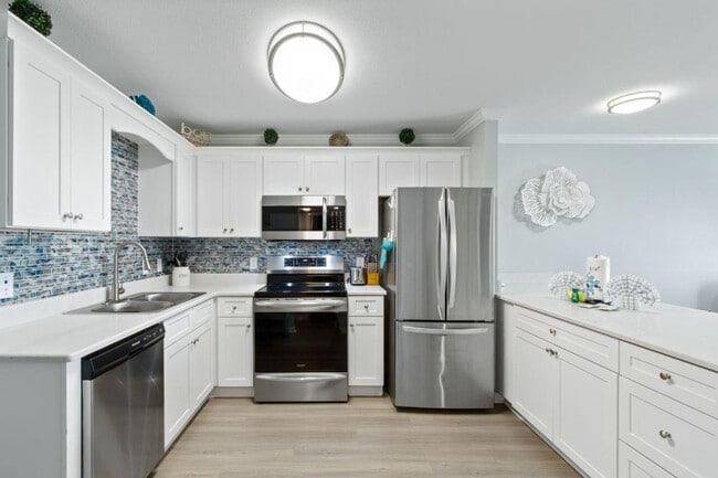 Building Photo - 400 Plantation Rd