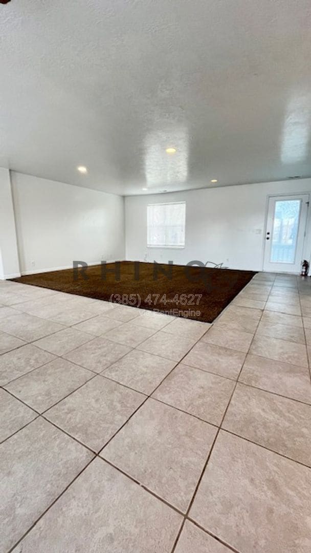 Building Photo - 1285 W 500 N