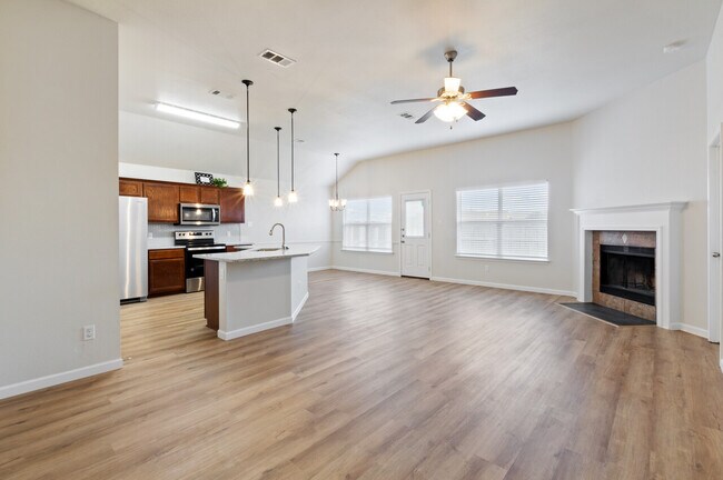 Building Photo - 7822 Woodbury
