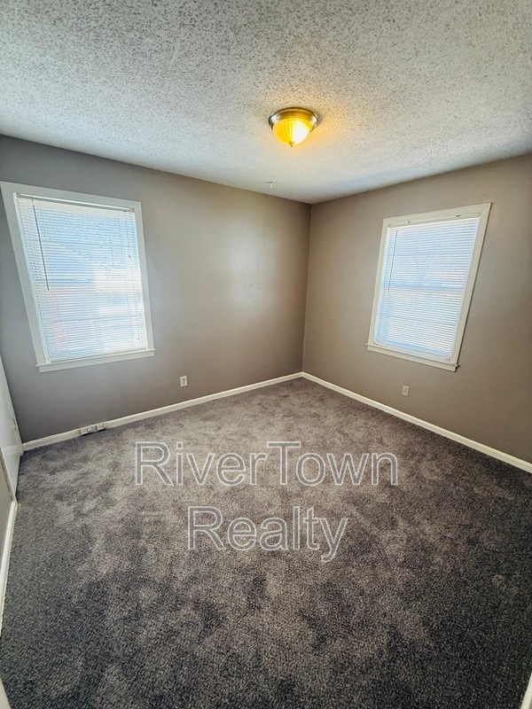 Building Photo - 4866 Berrydale Ave