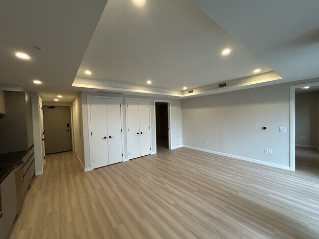 Photo du bâtiment - 5616-5616 South St