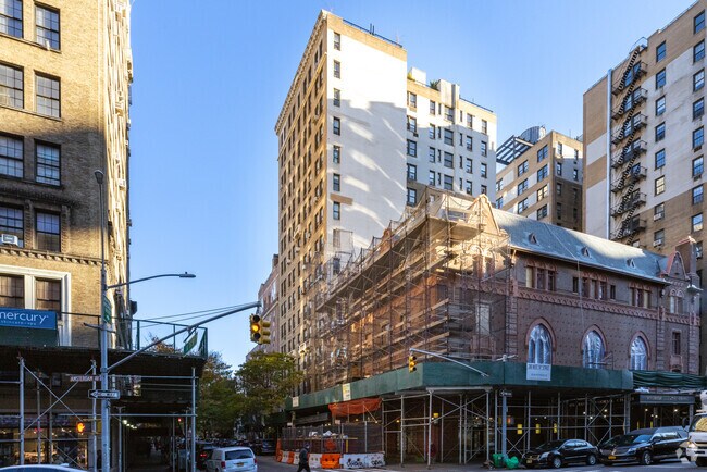 Building Photo - The Wellston
