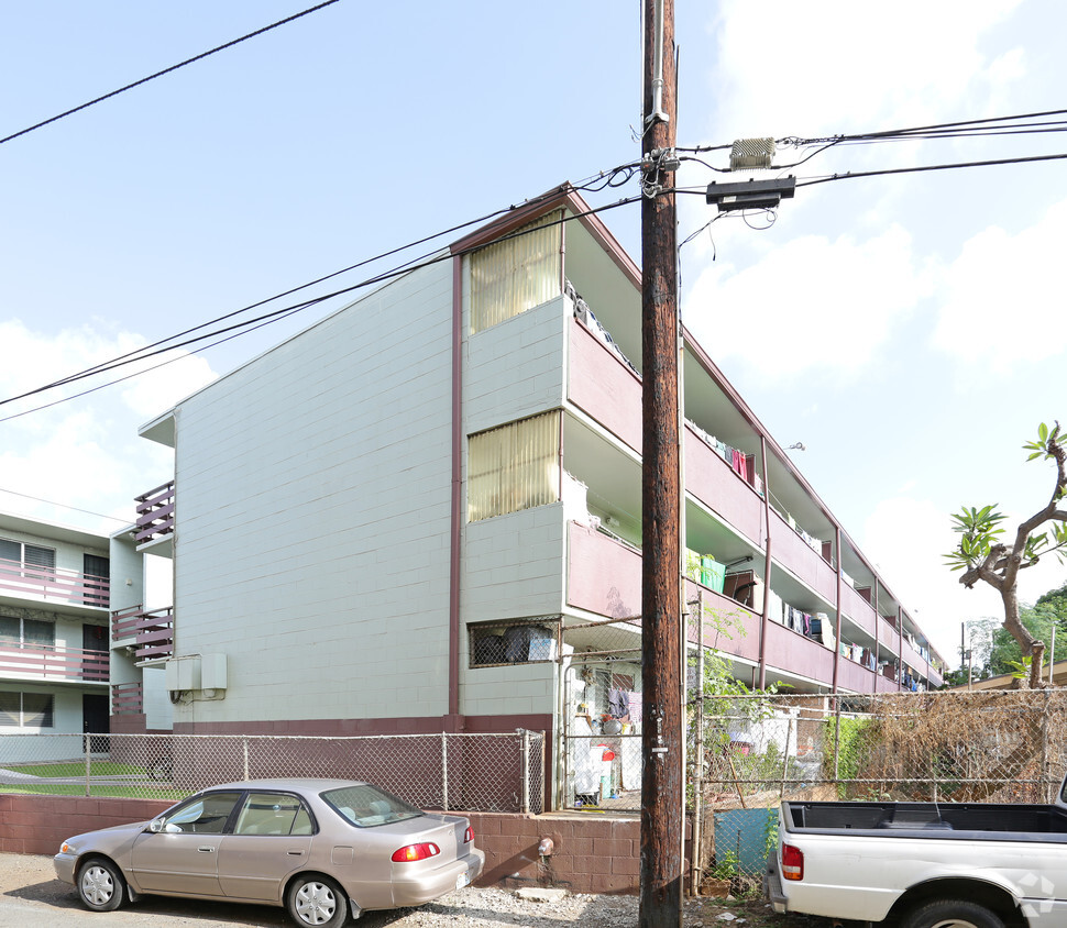 Building Photo - Kalihi Gardens