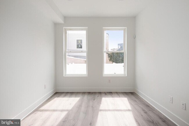 Building Photo - 2032 E Susquehanna Ave
