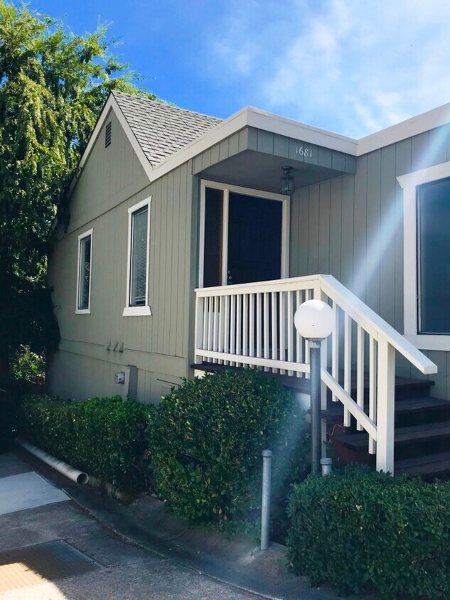 Foto principal - 1681 Tice Valley Blvd