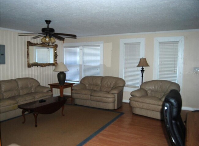 Foto del edificio - 4300 W Hwy 329