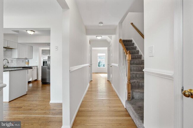 Building Photo - 208 Fairfield Dr