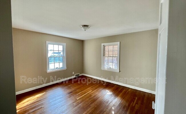 Building Photo - 3638 Lindholm Rd