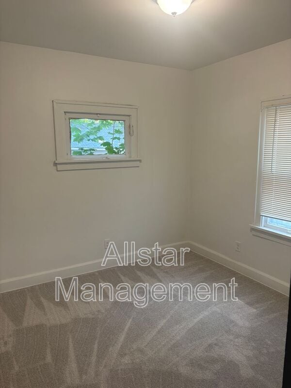 Foto del edificio - 11909 Parkhill Ave