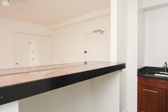 Foto del edificio - 941 W Carmen Ave