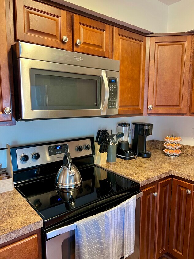 Fully equipped eat in kitchen - 1614 Ocean Bay Dr
