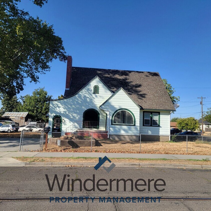 Primary Photo - 604 W Cherry St