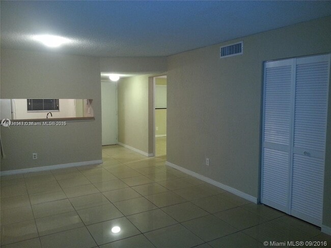 Foto del edificio - 3410 Foxcroft Rd