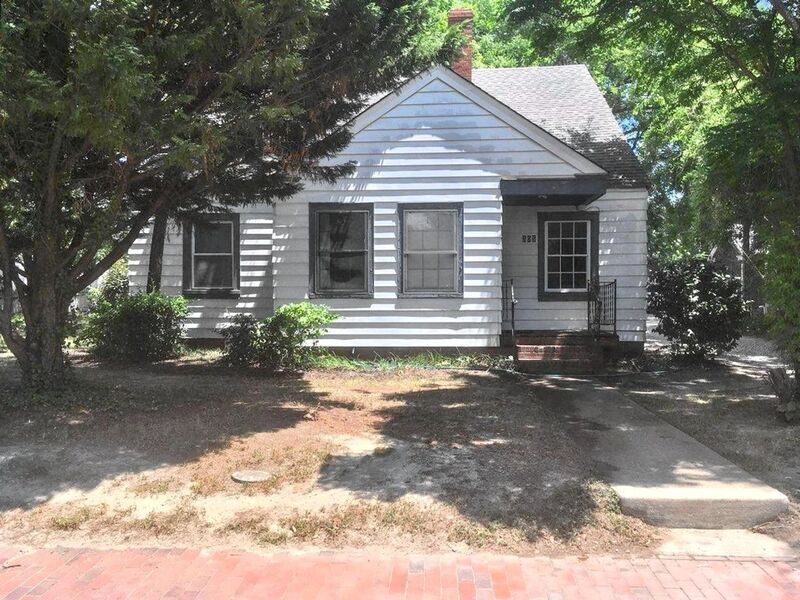 Primary Photo - 305 B N Boundary St
