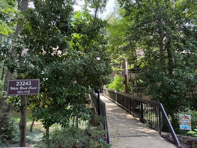 Foto del edificio - 23243 White Birch Ct