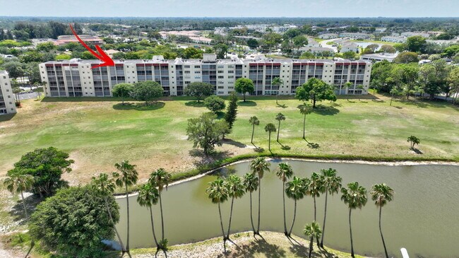 Foto del edificio - 3951 Via Poinciana