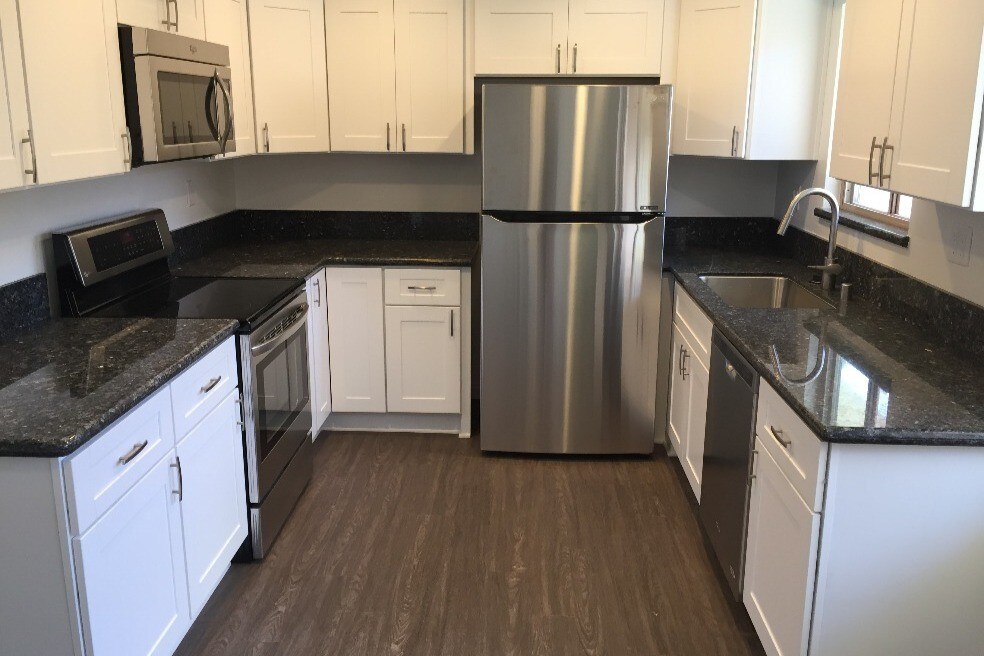 Kitchen - 718 N Guadalupe Ave