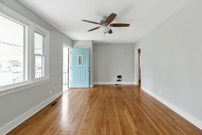 Foto del edificio - 5309 Gillespie Ave