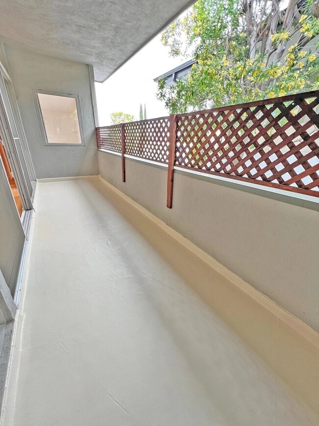 Building Photo - 11936 Darlington Ave