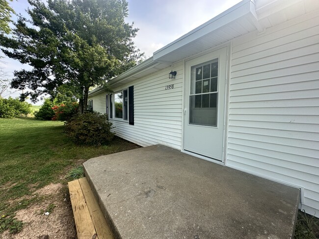 Building Photo - 13958 Bainbridge Rd