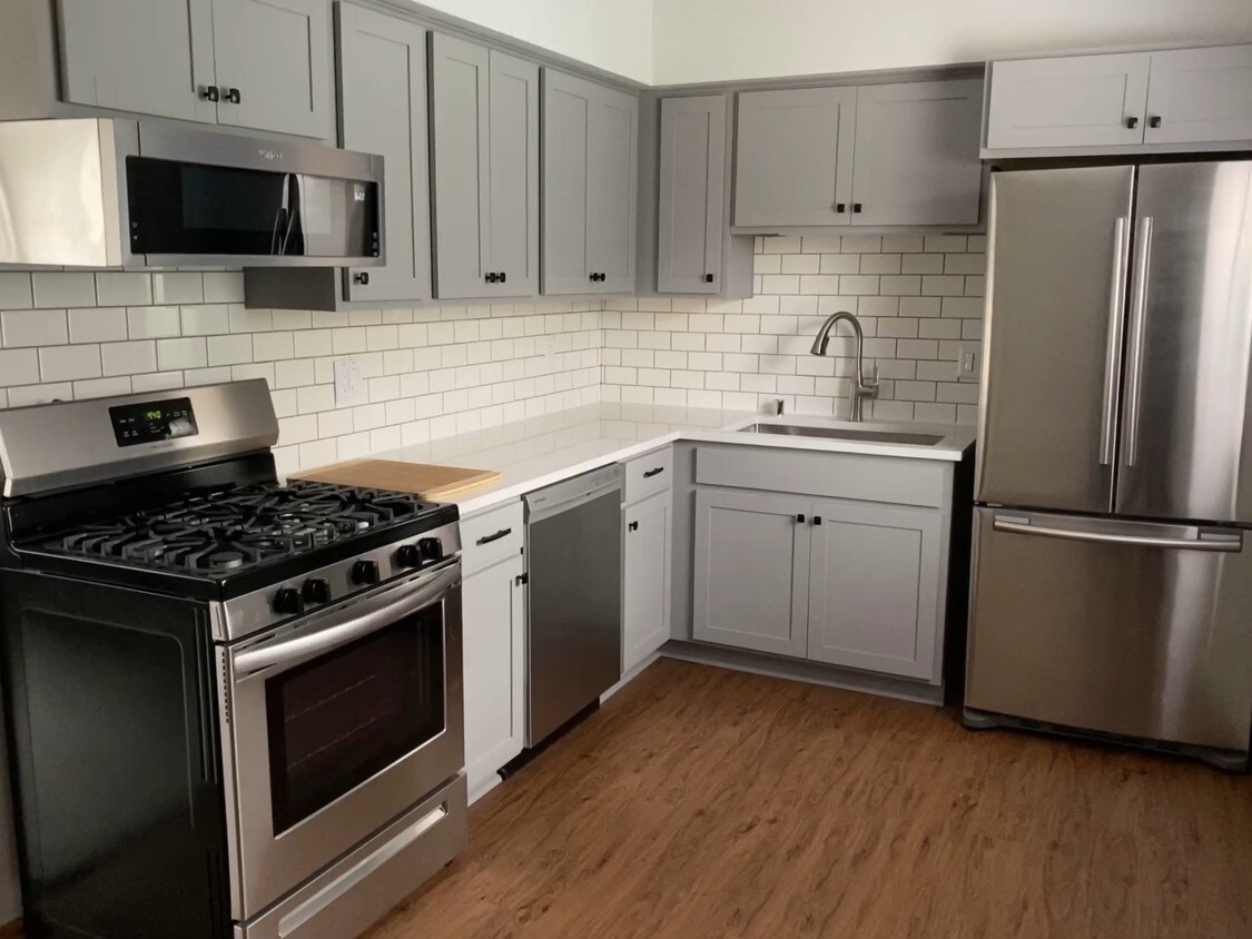 Kitchen - 2956 N 124th St