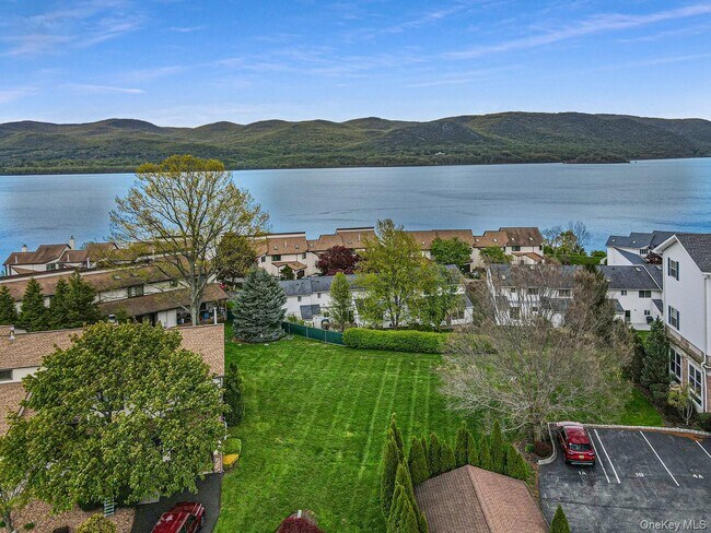 Foto del edificio - 729 Hewitt Ln