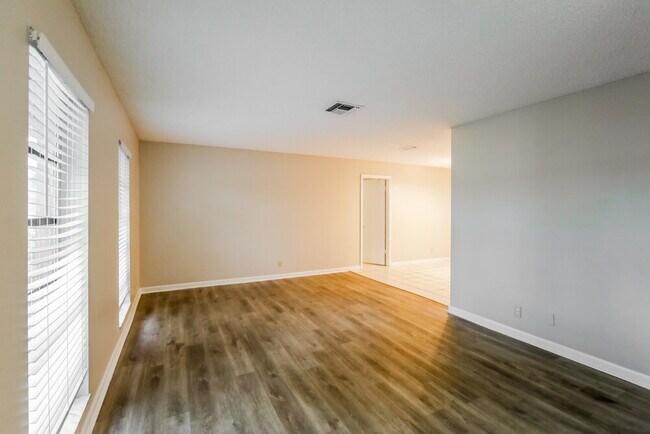 Foto del edificio - 11799 NW 26th St