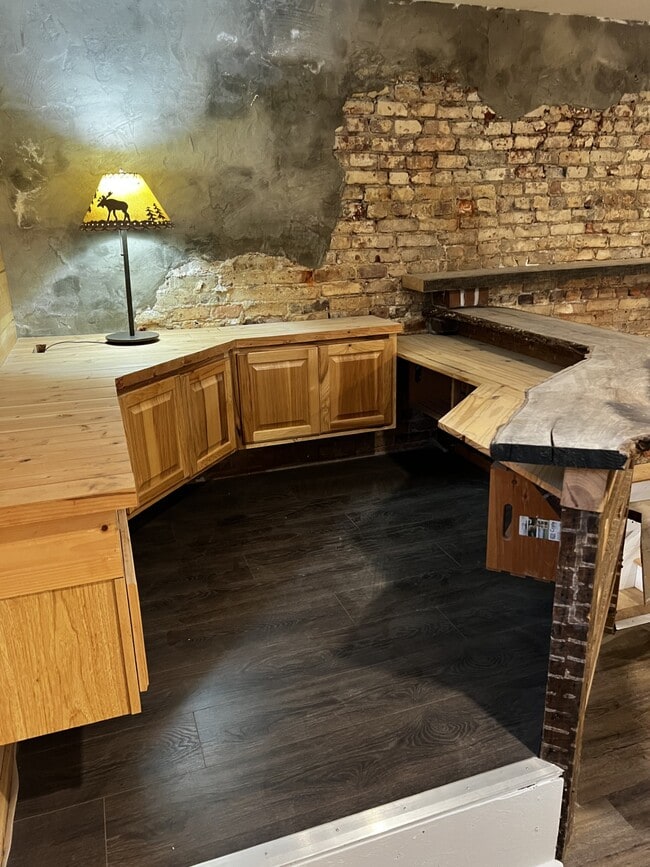 office area - 104 N Essex Ave