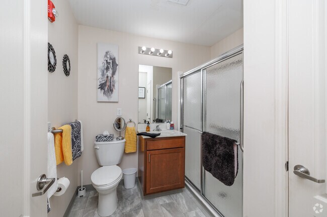 1 habitación, 1 baño - 625 pies cuadrados - Baño - New Hartford Square Senior Apartments