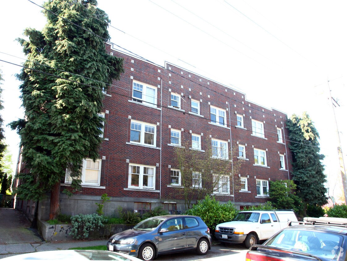 Building Photo - The Andrew Apartments