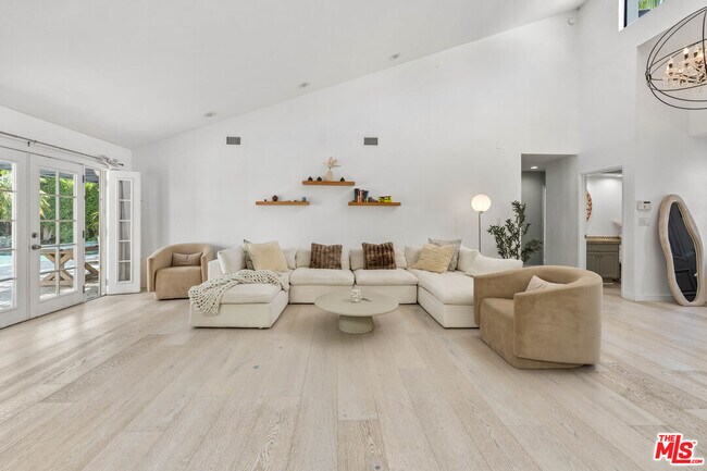 Foto del edificio - 3614 Malibu Country Dr
